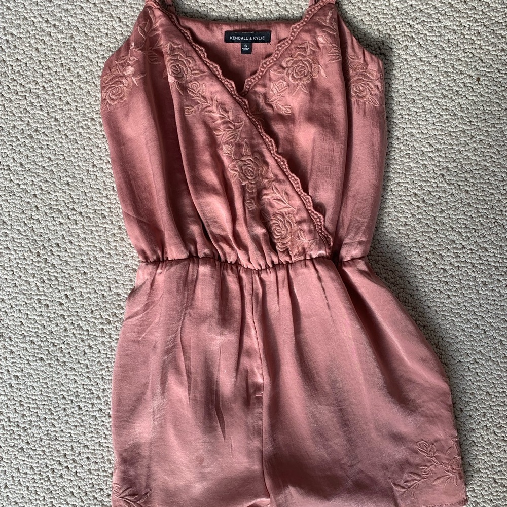 KENDALL AND KYLIE ROMPER!!